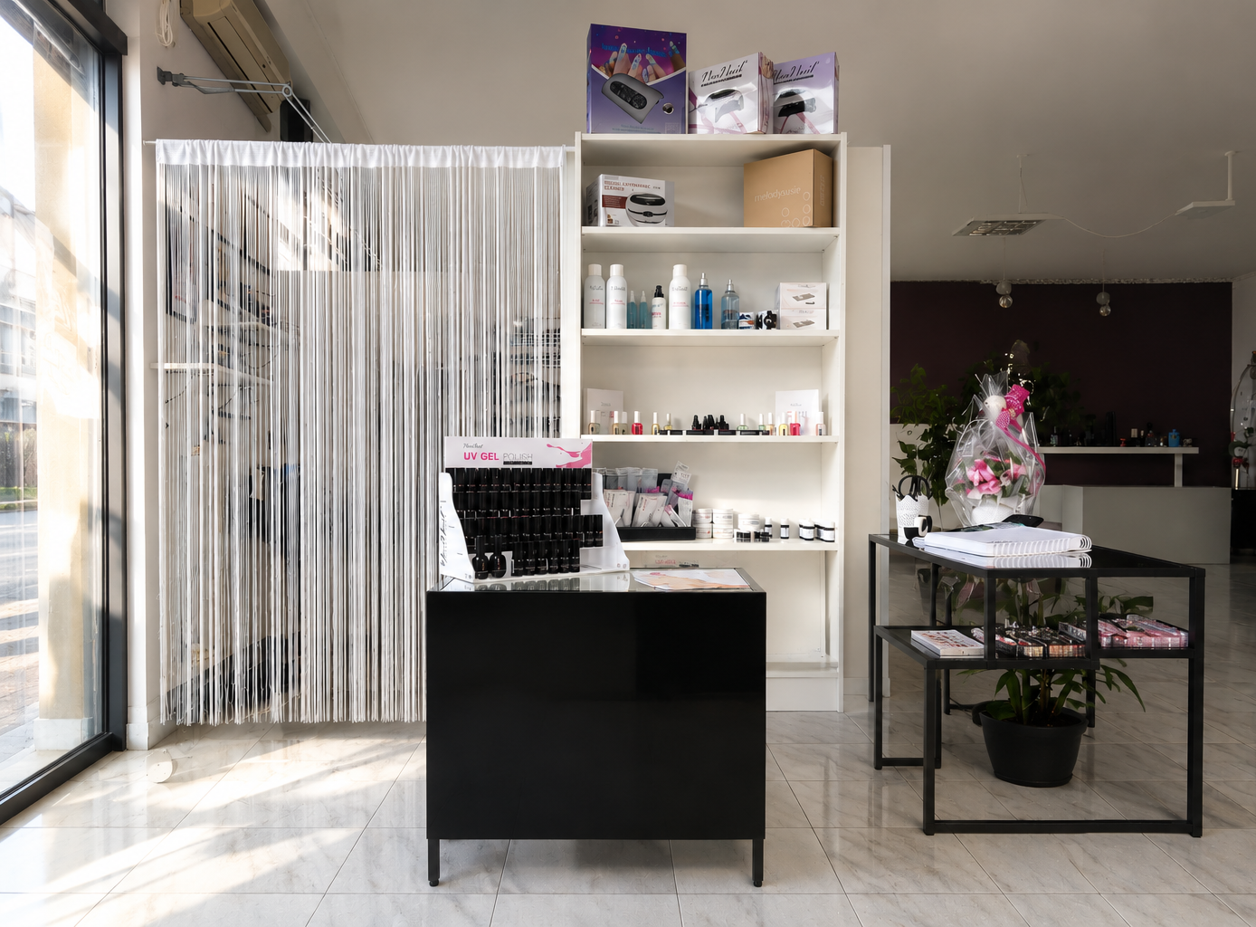 Crescentnail