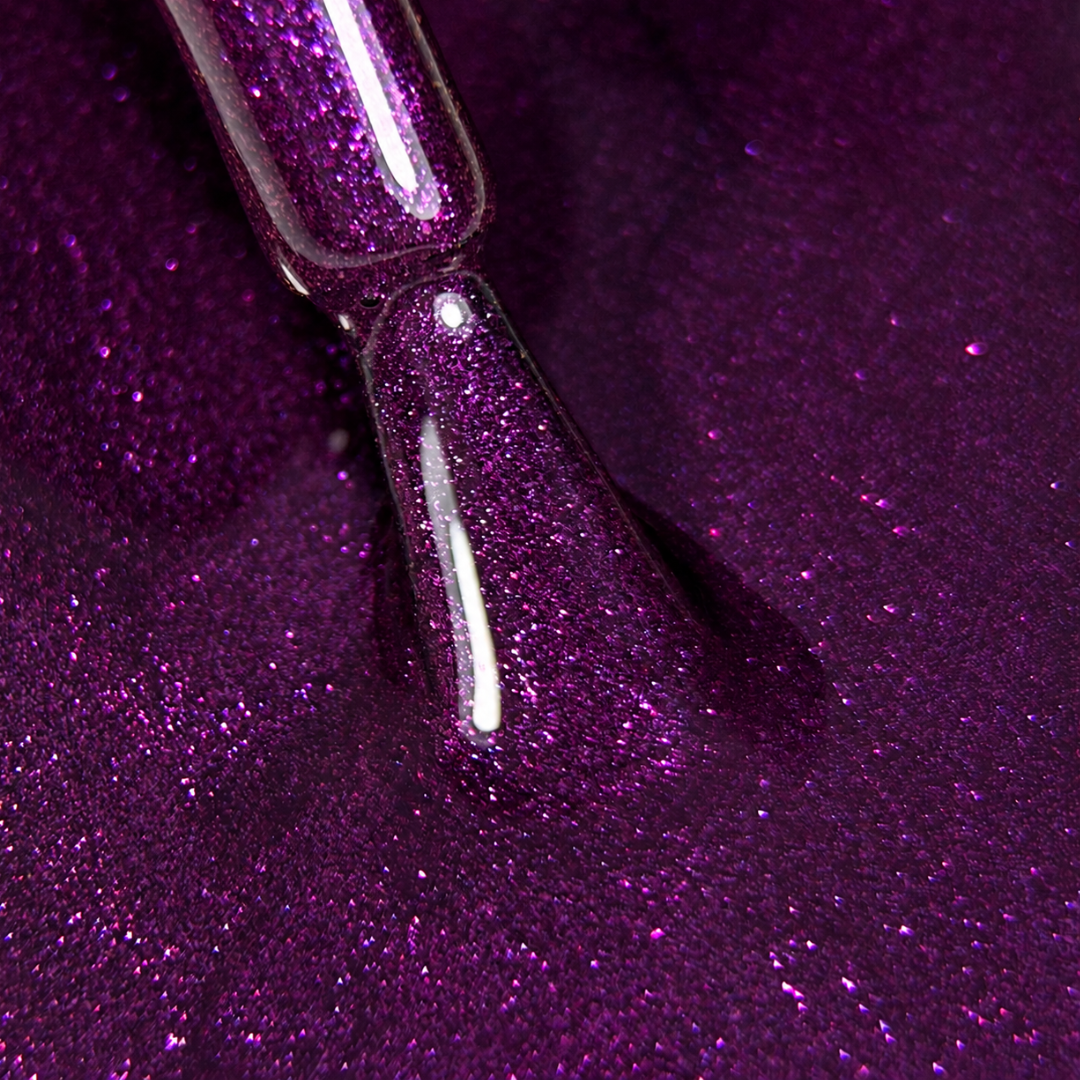 Trick or Chic? Collection Crescent Nail