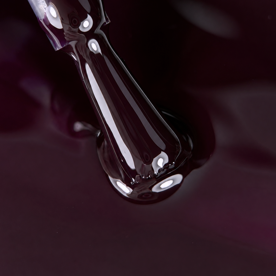 Trick or Chic? Collection Crescent Nail