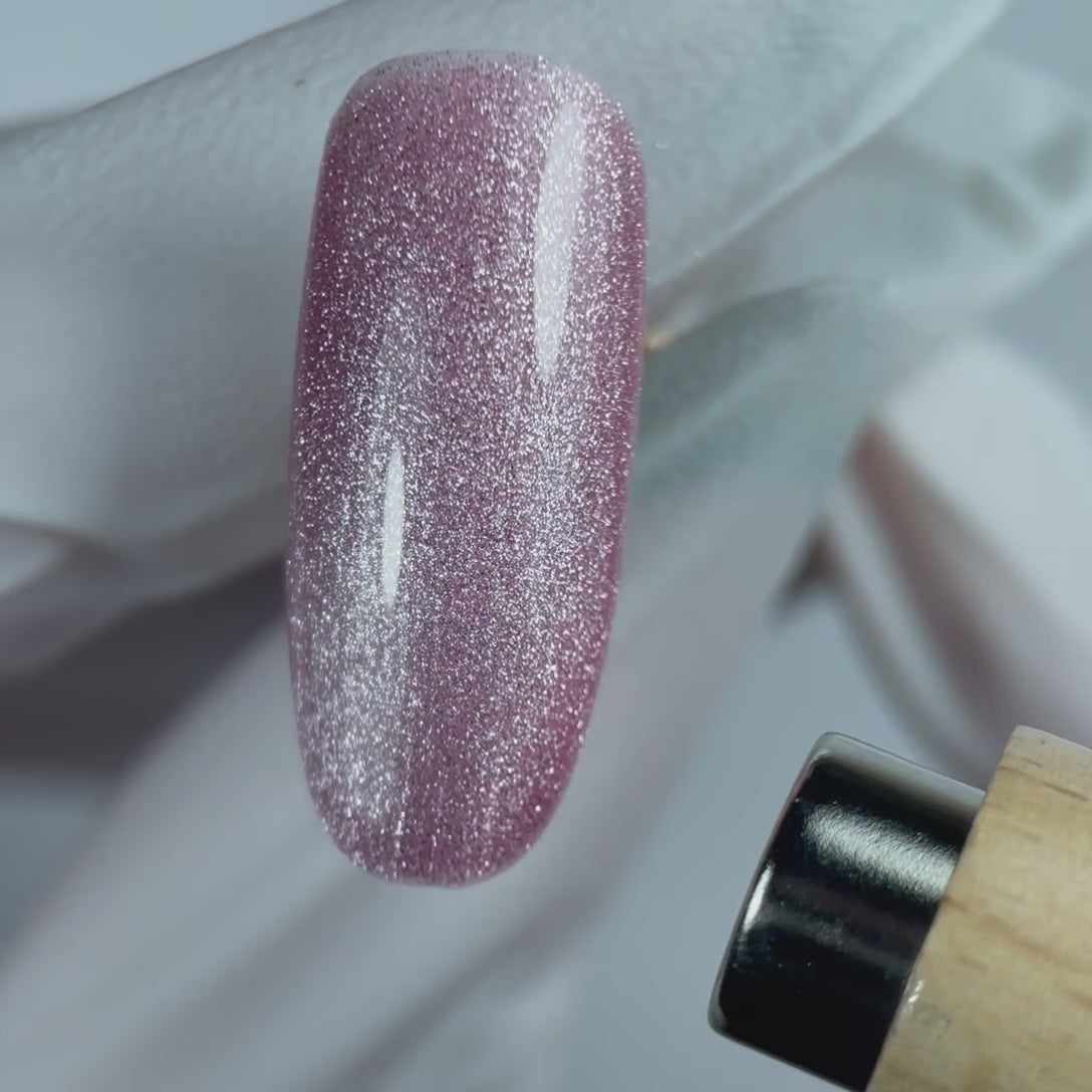 Carica video: Gel Polish Cat Eye 04