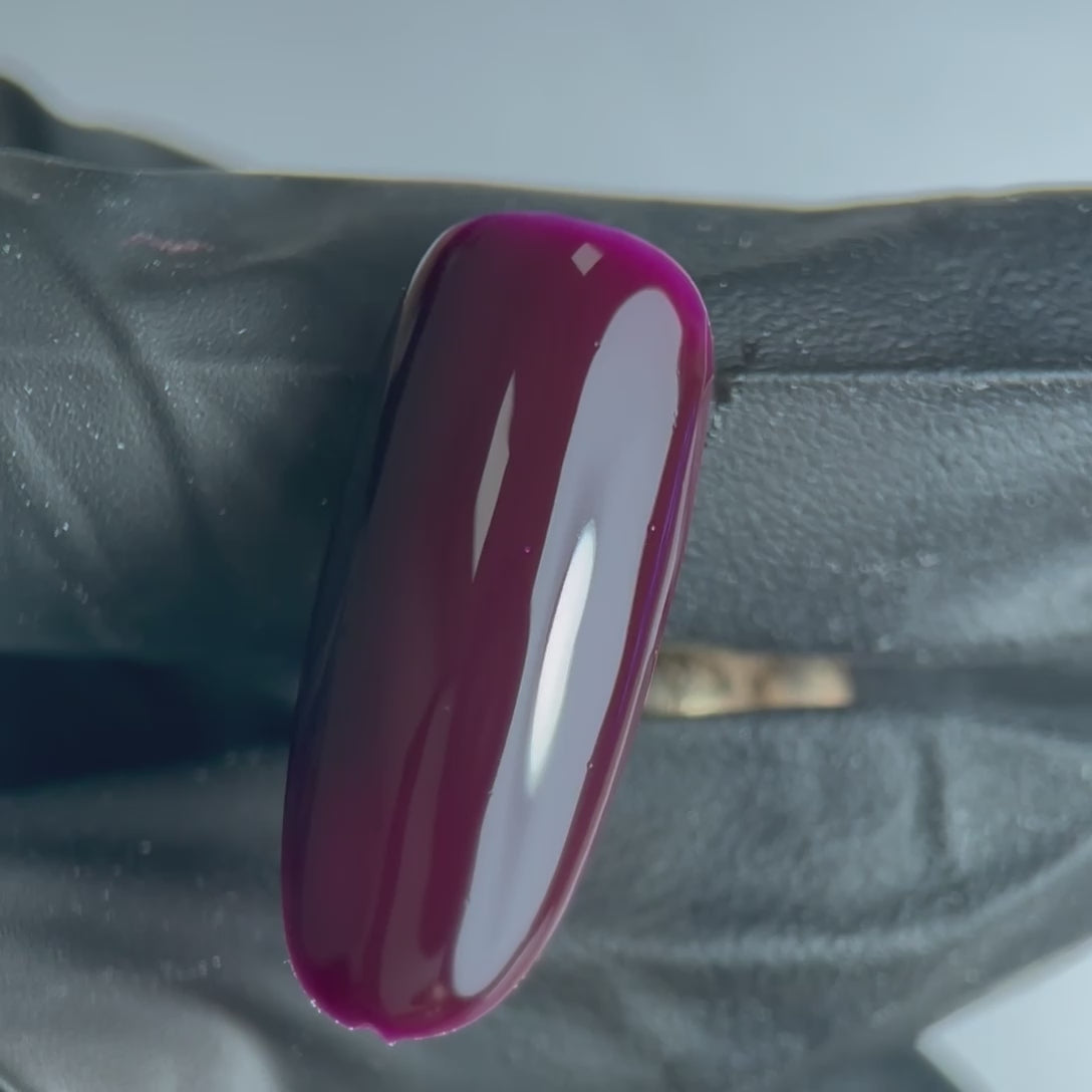 Carica video: Gel polish 8ml Vinaccia