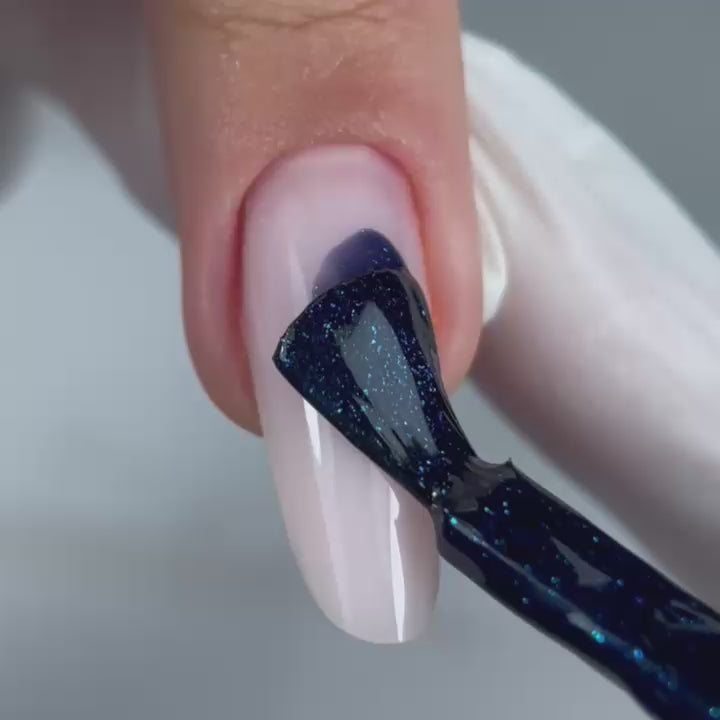 Carica video: Gel Polish 8ml Moonlight