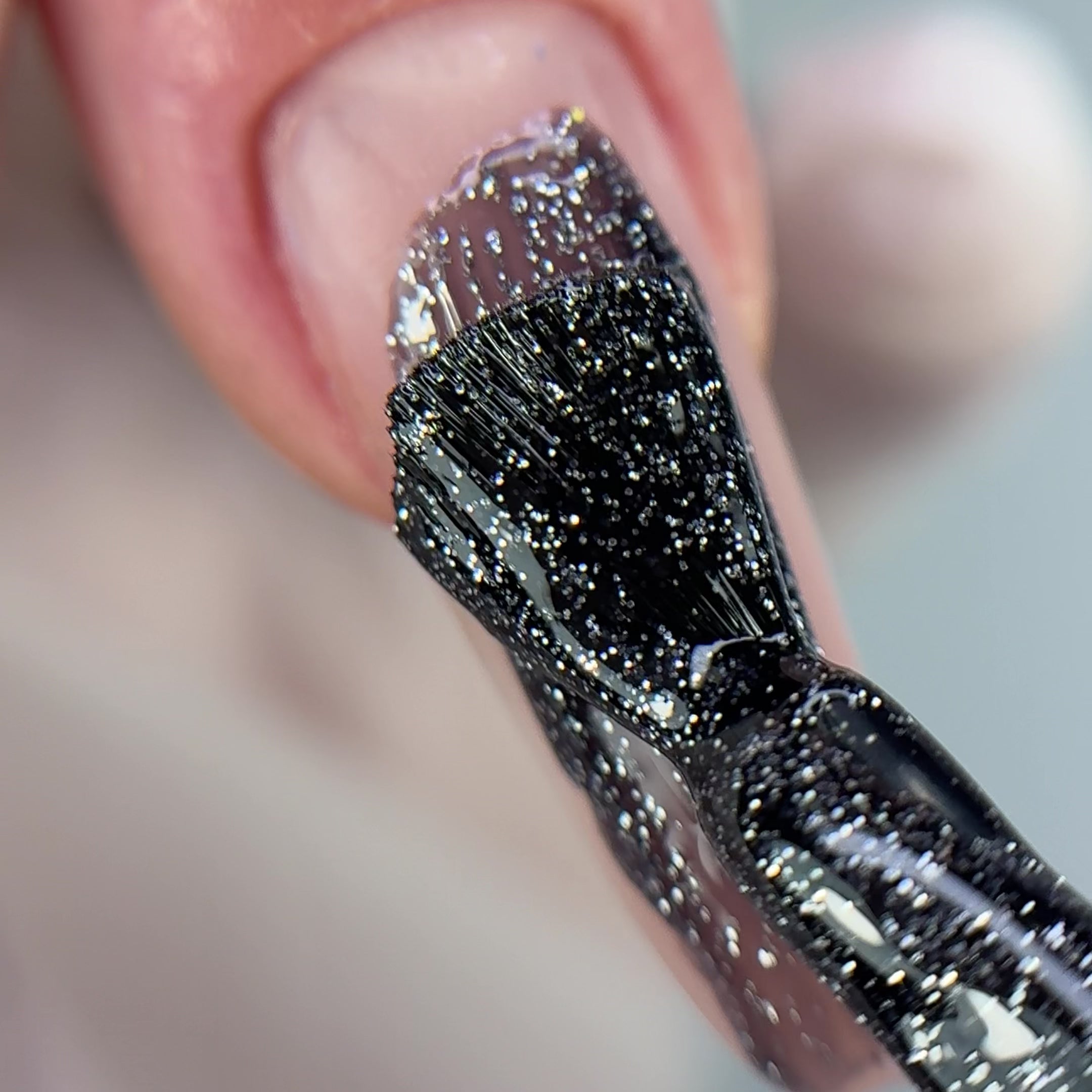 Carica video: Gel Polish 8ml Black Emily